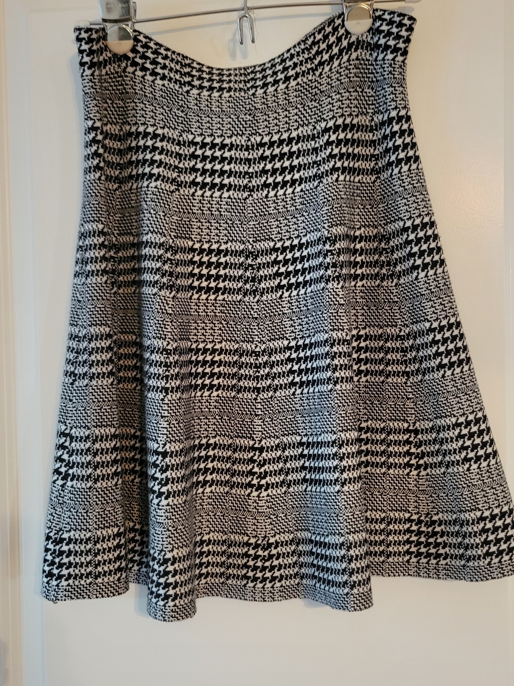 Max Studio Black and White Houndstooth Circle Skirt